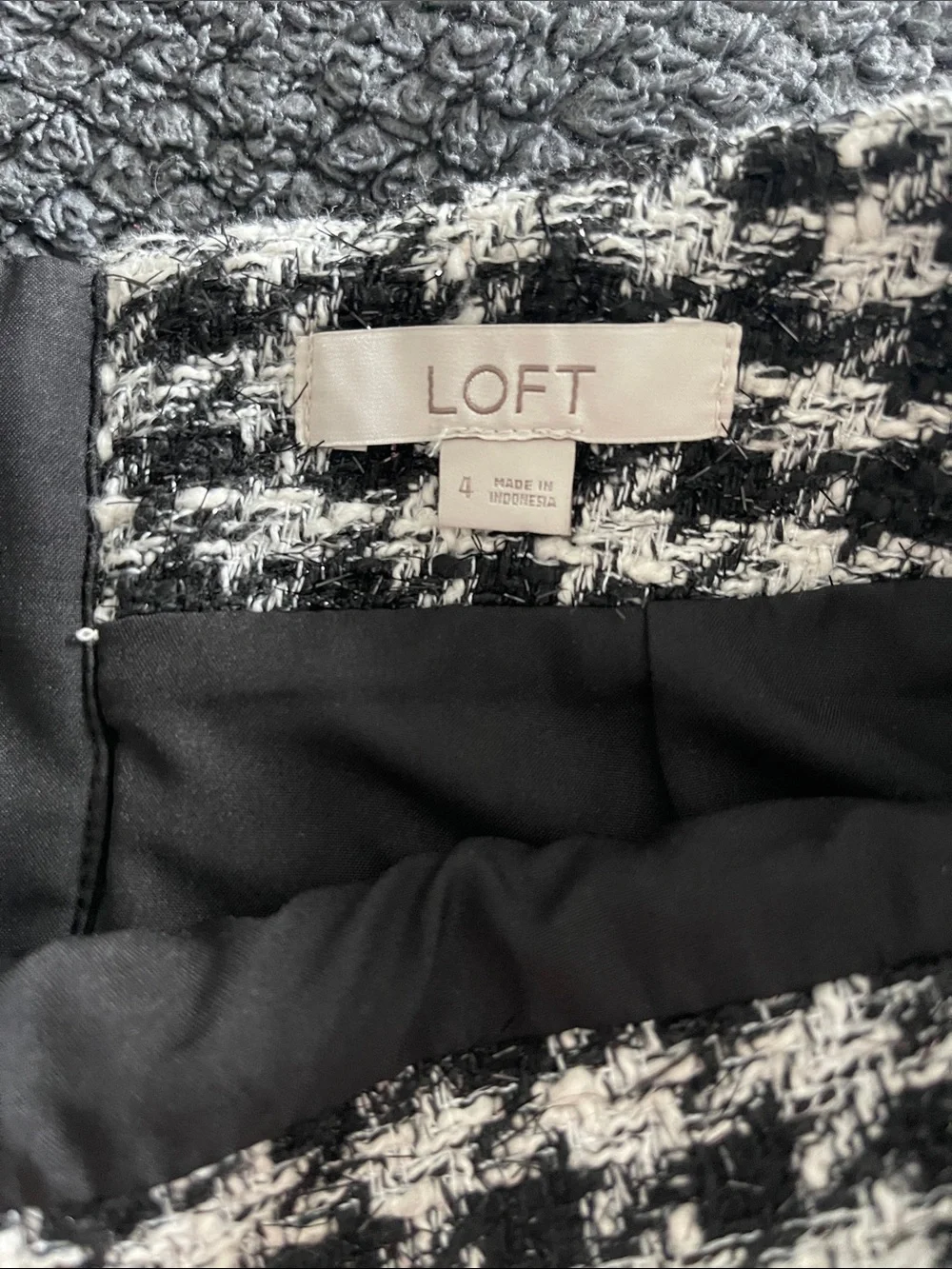 Loft black and white skirt - Picture 2 of 3